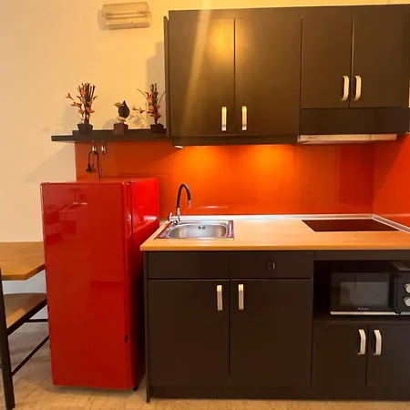 Summerscape Studios&apartments